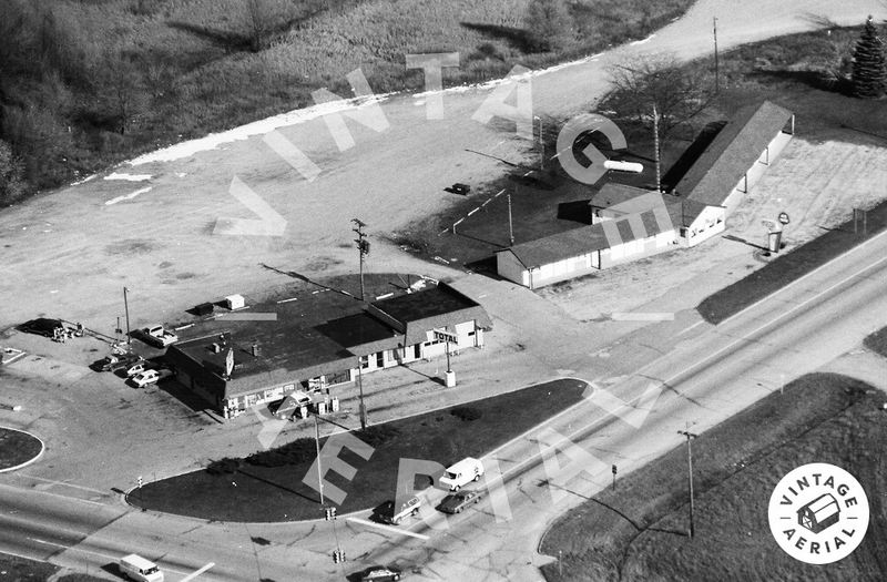 Greens Standard Service and Space Age Motel (M-46 Motel) - 1991 (newer photo)